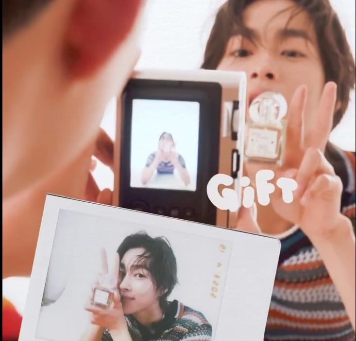Singles 포트폴리오의 카메라를 든 인물